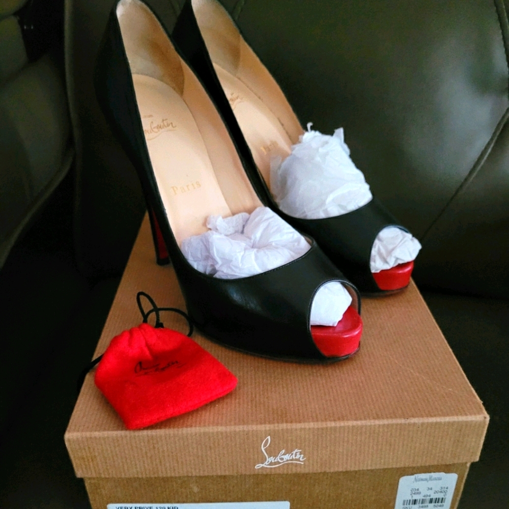 Christian Louboutin Very Privé heels